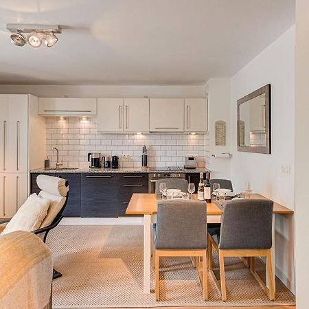 Apartment Cosmiques - Alpes Travel - Central Chamonix - Sleeps 4 Luaran gambar