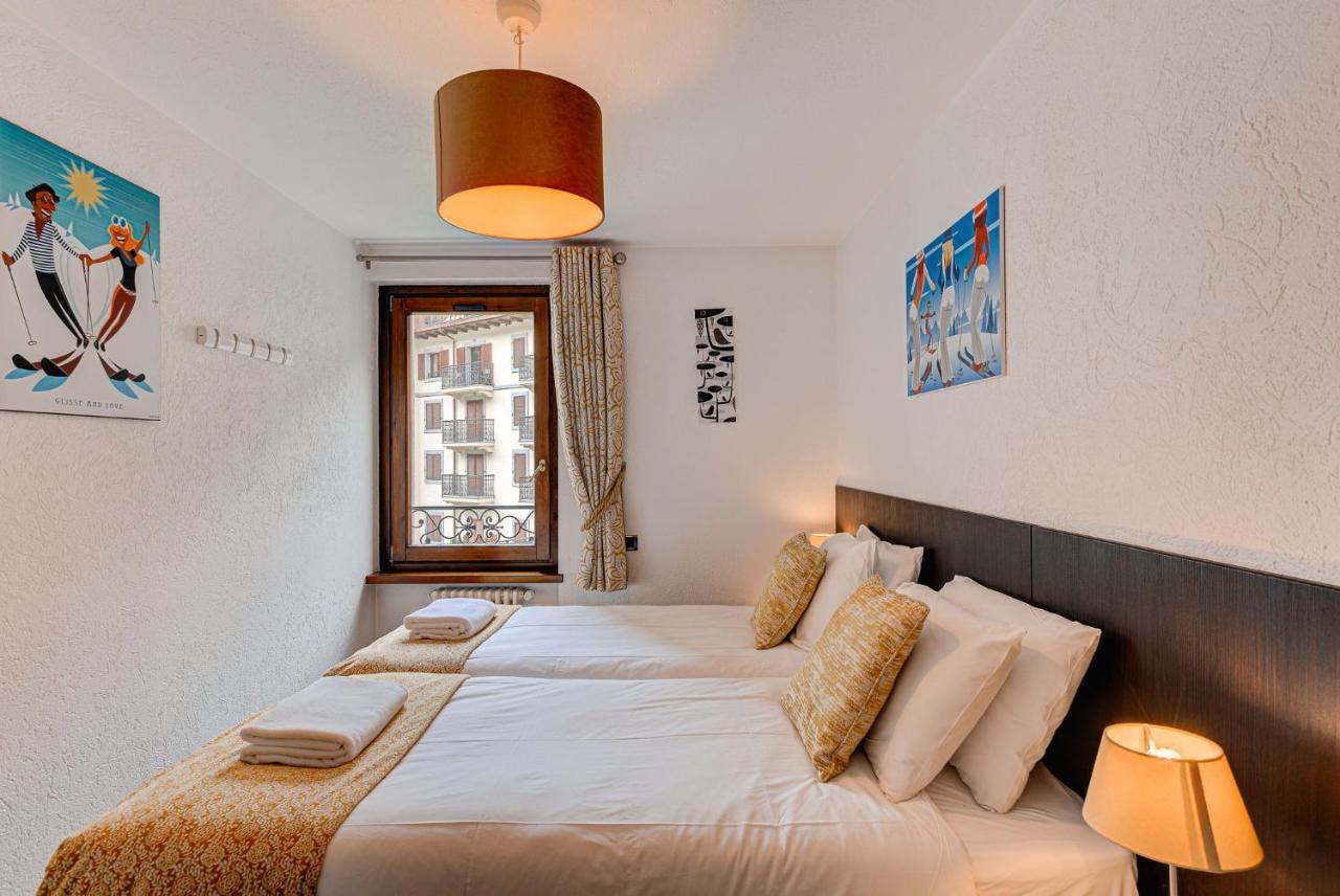 Apartment Cosmiques - Alpes Travel - Central Chamonix - Sleeps 4 Luaran gambar