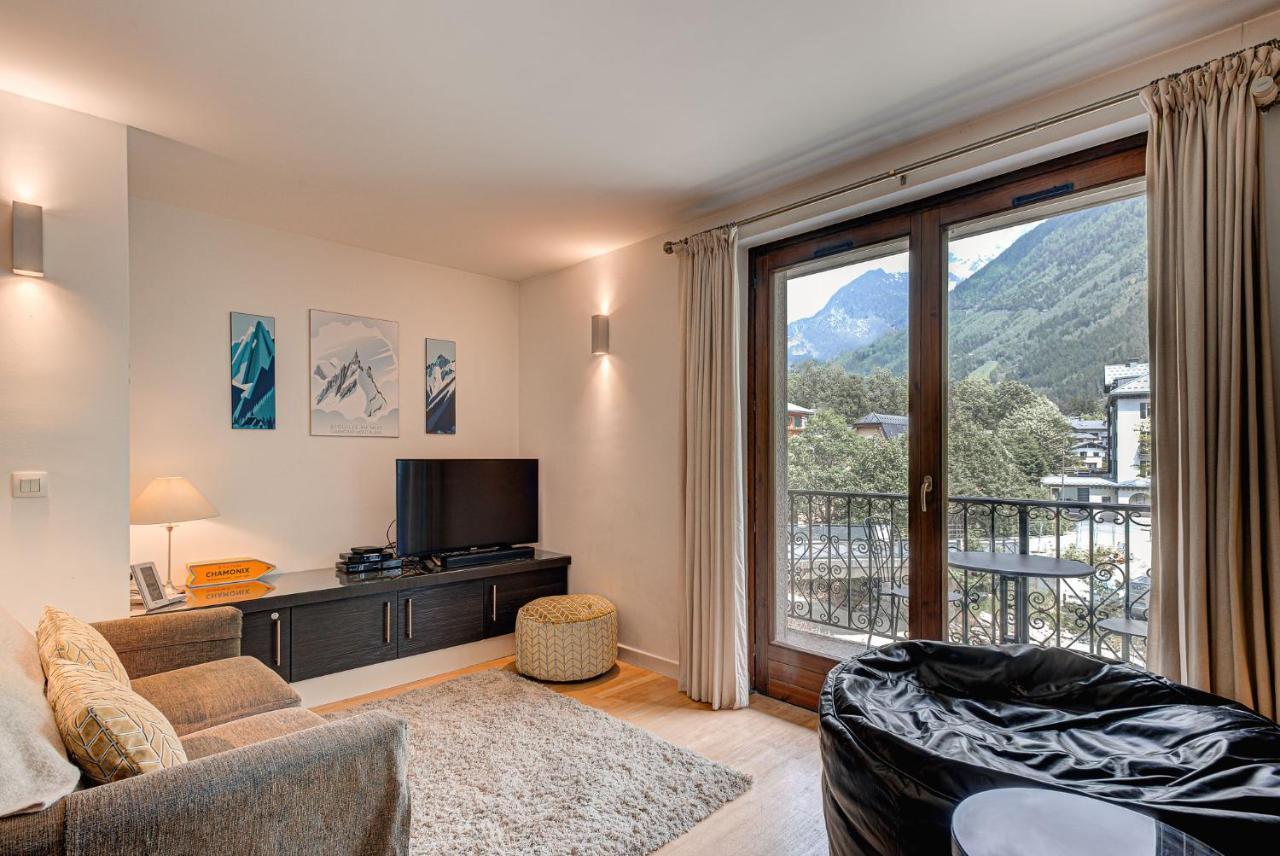 Apartment Cosmiques - Alpes Travel - Central Chamonix - Sleeps 4 Luaran gambar