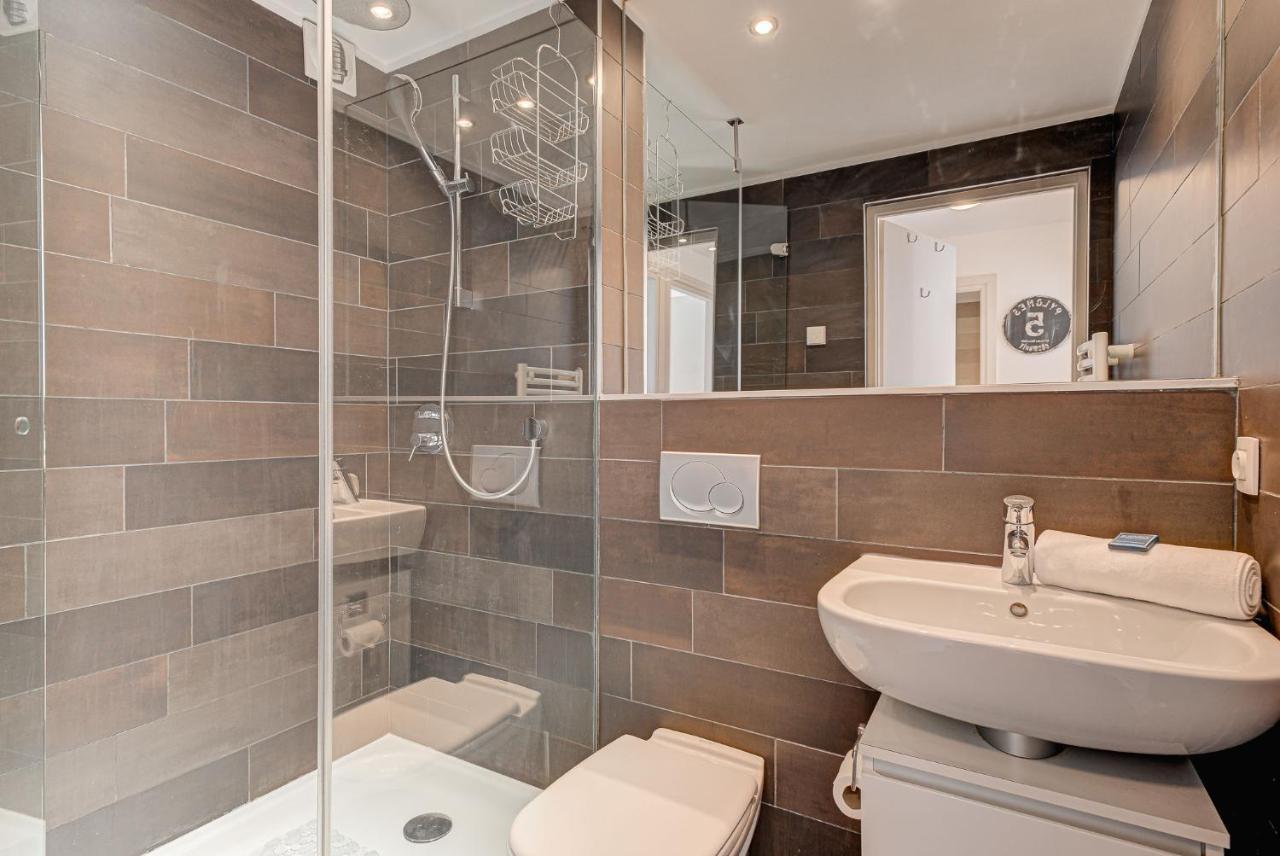 Apartment Cosmiques - Alpes Travel - Central Chamonix - Sleeps 4 Luaran gambar