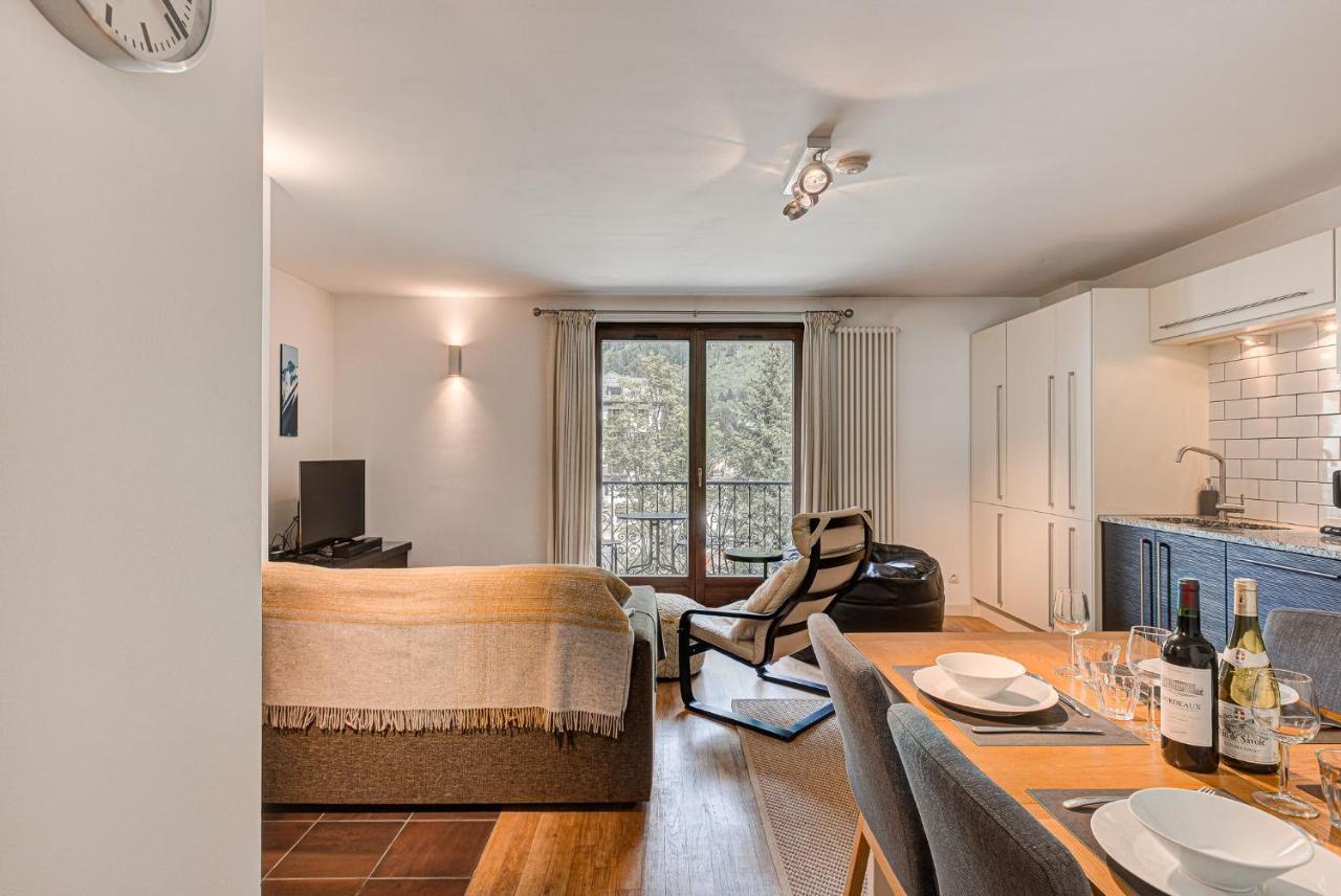 Apartment Cosmiques - Alpes Travel - Central Chamonix - Sleeps 4 Luaran gambar
