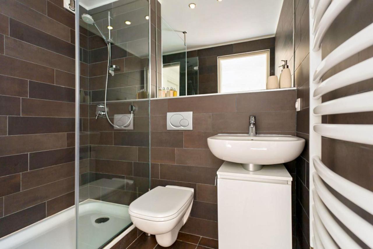 Apartment Cosmiques - Alpes Travel - Central Chamonix - Sleeps 4 Luaran gambar