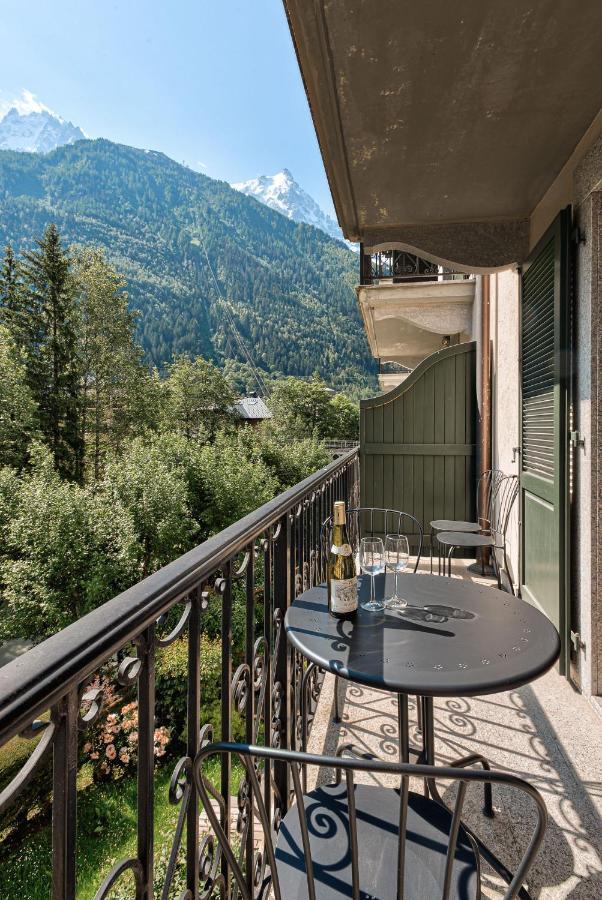 Apartment Cosmiques - Alpes Travel - Central Chamonix - Sleeps 4 Luaran gambar
